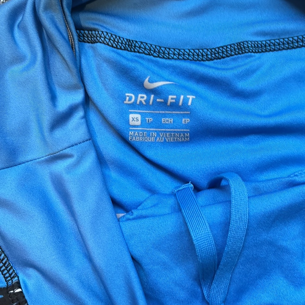 Nike Women's Screen Fuzz Printed Dry Crew Running Shorts 
Red and Blue pair. XS - Picture 6 of 7